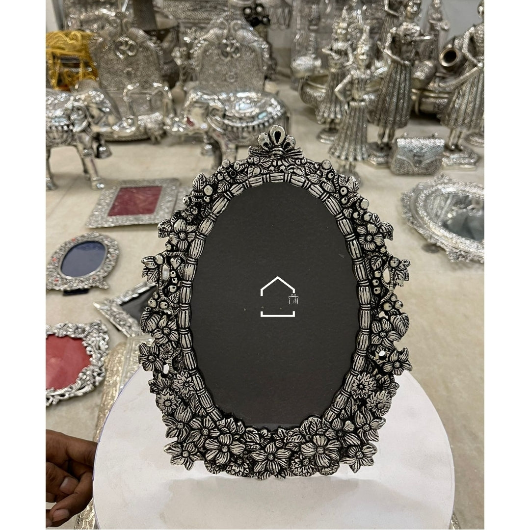 Royal Floral Silver Photo Frame 📸