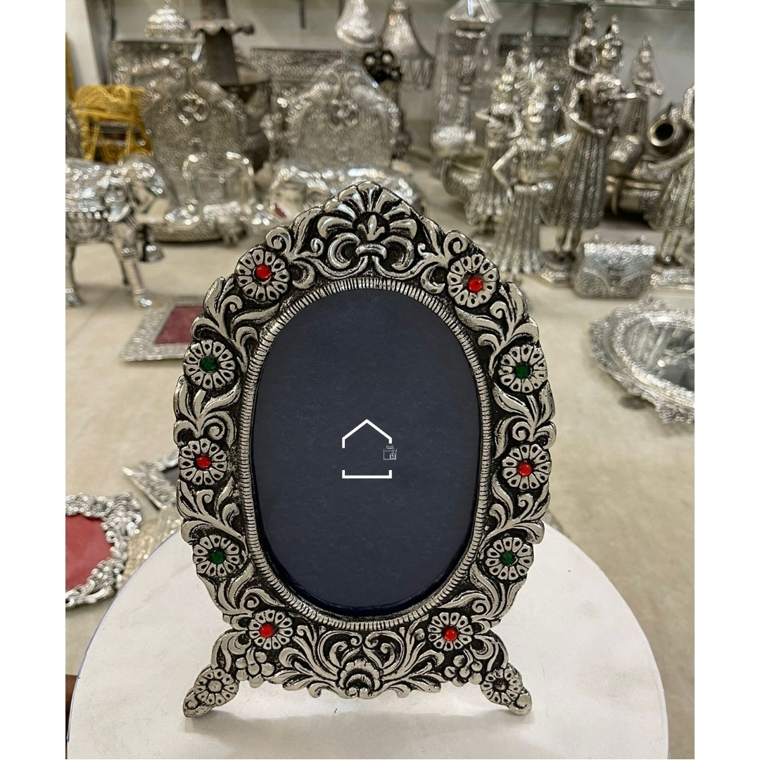 Royal Oval Stone Silver Photo Frame 📸